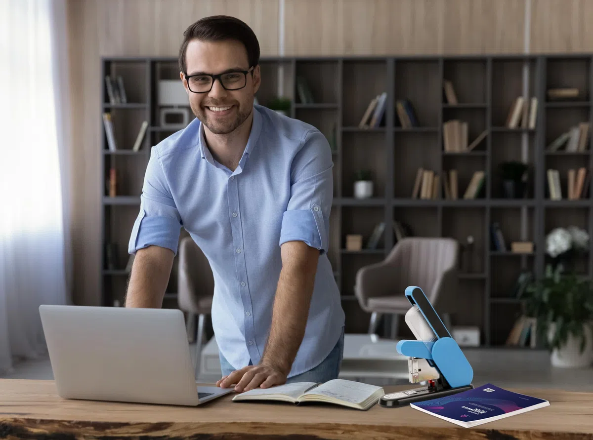 Grapadora moderna resistente, palanca sin esfuerzo, capacidad para 190 hojas, 2.000 grapas resistentes incluidas, engrapadora de escritorio, grapadora grande de oficina comercial Better Office