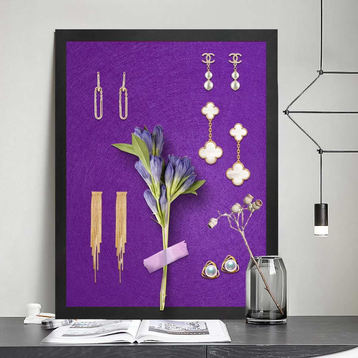 Tablón de anuncios morado de corcho con fieltro, 43 x 33 cm, pequeño tablero de visión para paredes, joyas, notas, colección, fotos, oficina, marco negro y tablero de fieltro morado, 1 unidad, Reino
