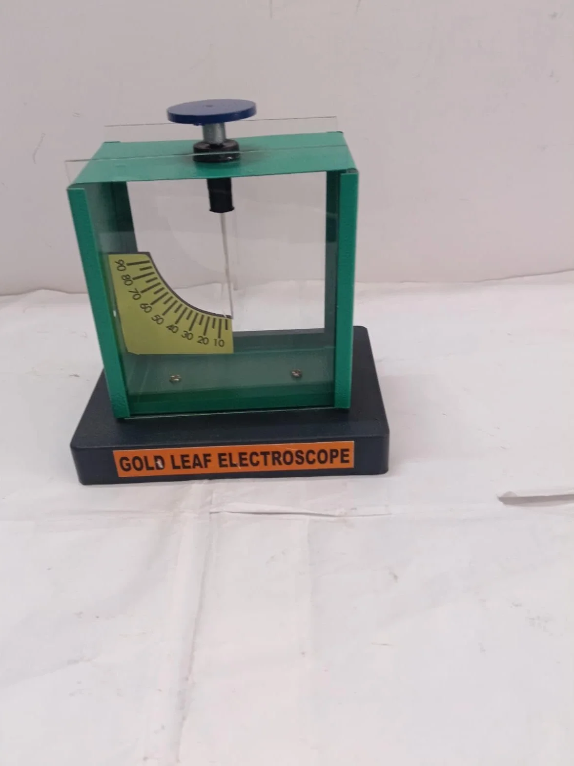 Electroscopio de hoja de oro hecho de metal para fines científicos de laboratorio y proyectos escolares
