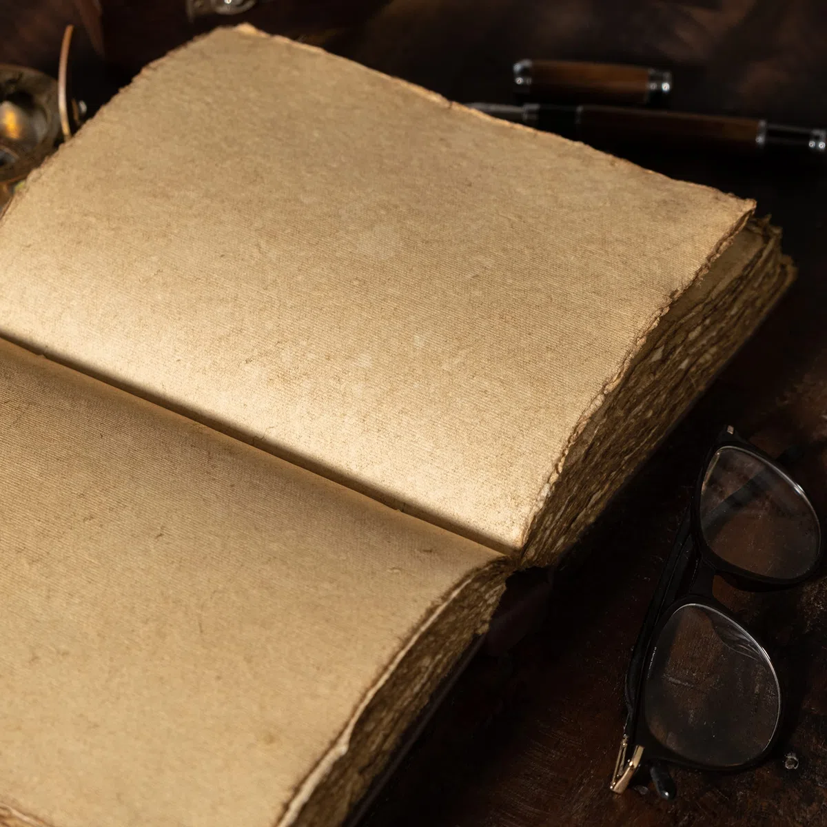 Cuaderno de tapa dura, diario vintage, diario de cuero con papel de borde de cubierta, diario para mujer, diario de viaje, diario diario, cuaderno de cuero, diario de tapa dura, diarios para escribir