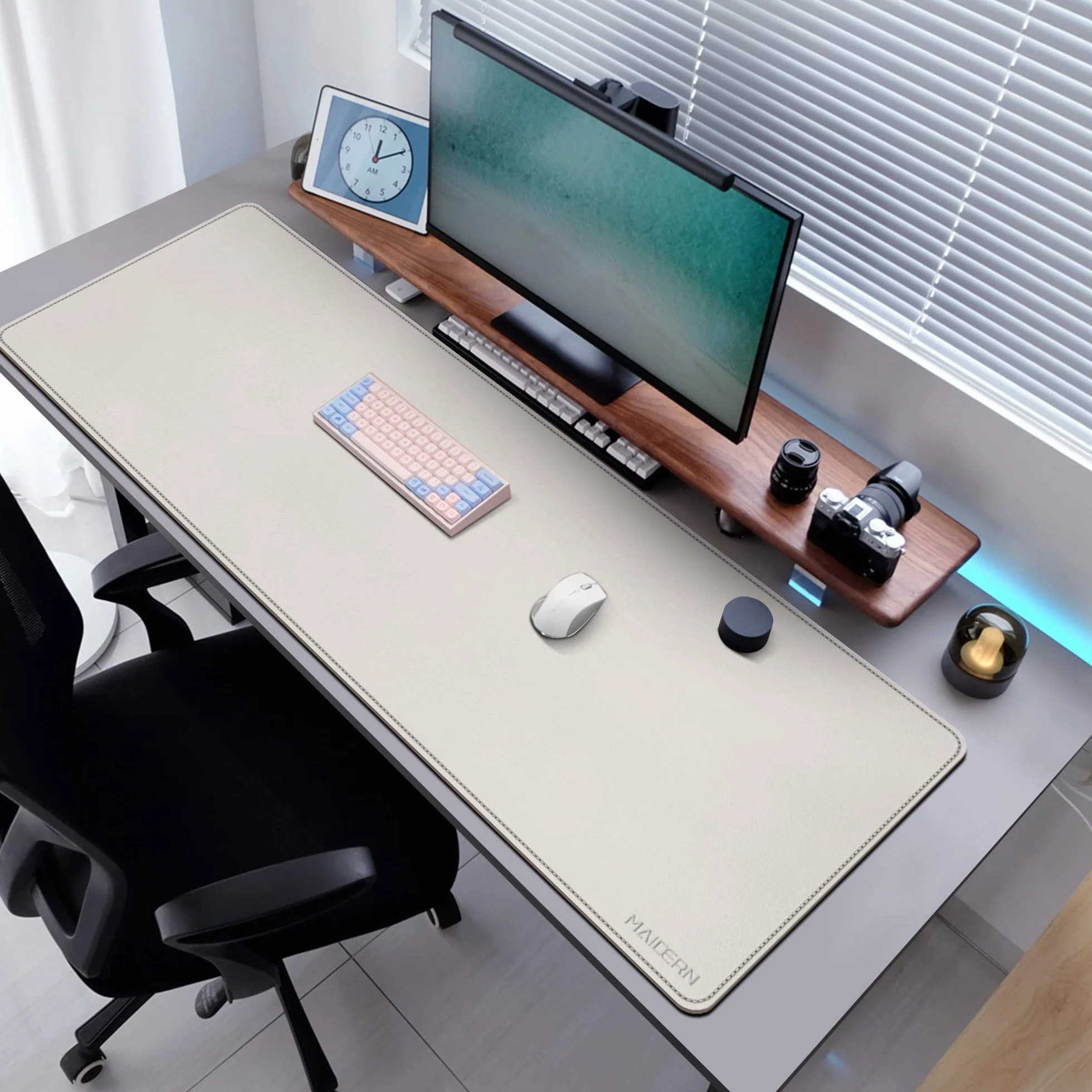 MAIDERN Alfombrilla de escritorio de corcho y piel de,140x60cm alfombrilla ratón, XXL alfombrilla de escritorio de doble cara, protector mesa escritorio para juegos en casa y oficina (Crema)
