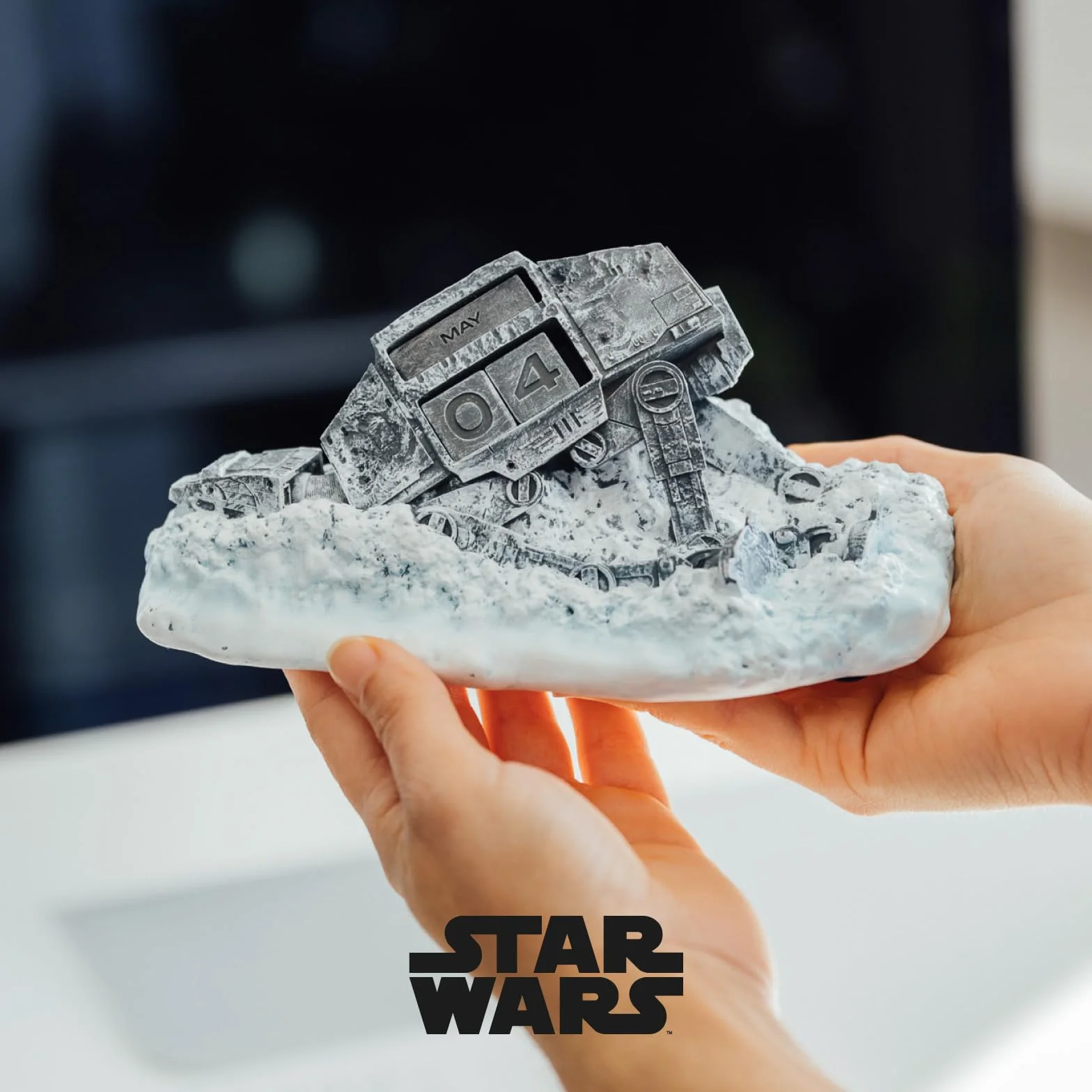 Calendario Perpetuo Star Wars 3D - Figura Atat Derribado Decoracion Habitacion Juvenil - Calendario sobremesa para niños y adultos │ Star Wars Regalos Merchandising