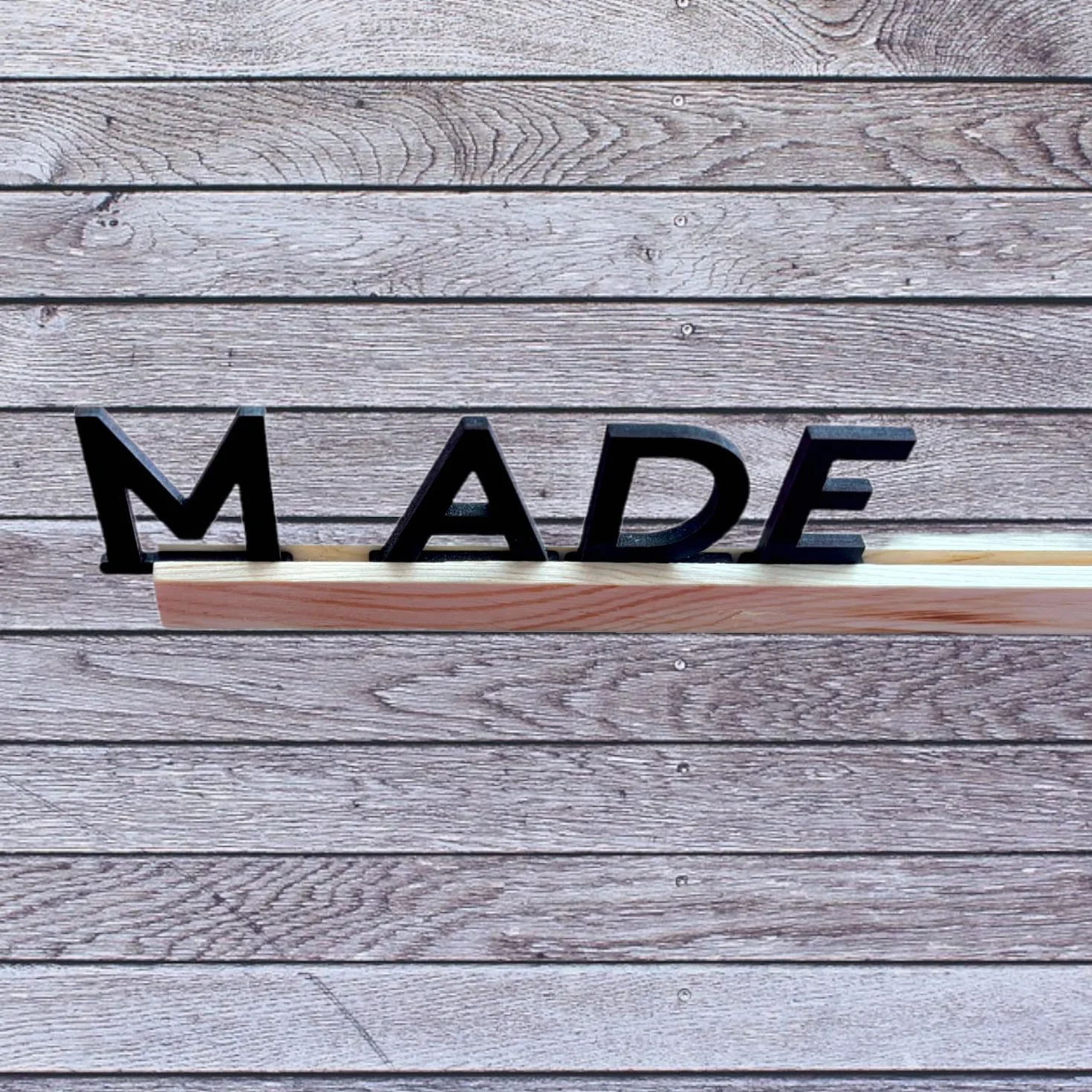 Tablero Menú para Pared de Madera - Pizarra de Letras Intercambiables - Incluye 5 Rieles y Set de 462 Letras y Símbolos - Tablero para Cafetería, Restaurante o Tienda - Personalizable y Reutilizable