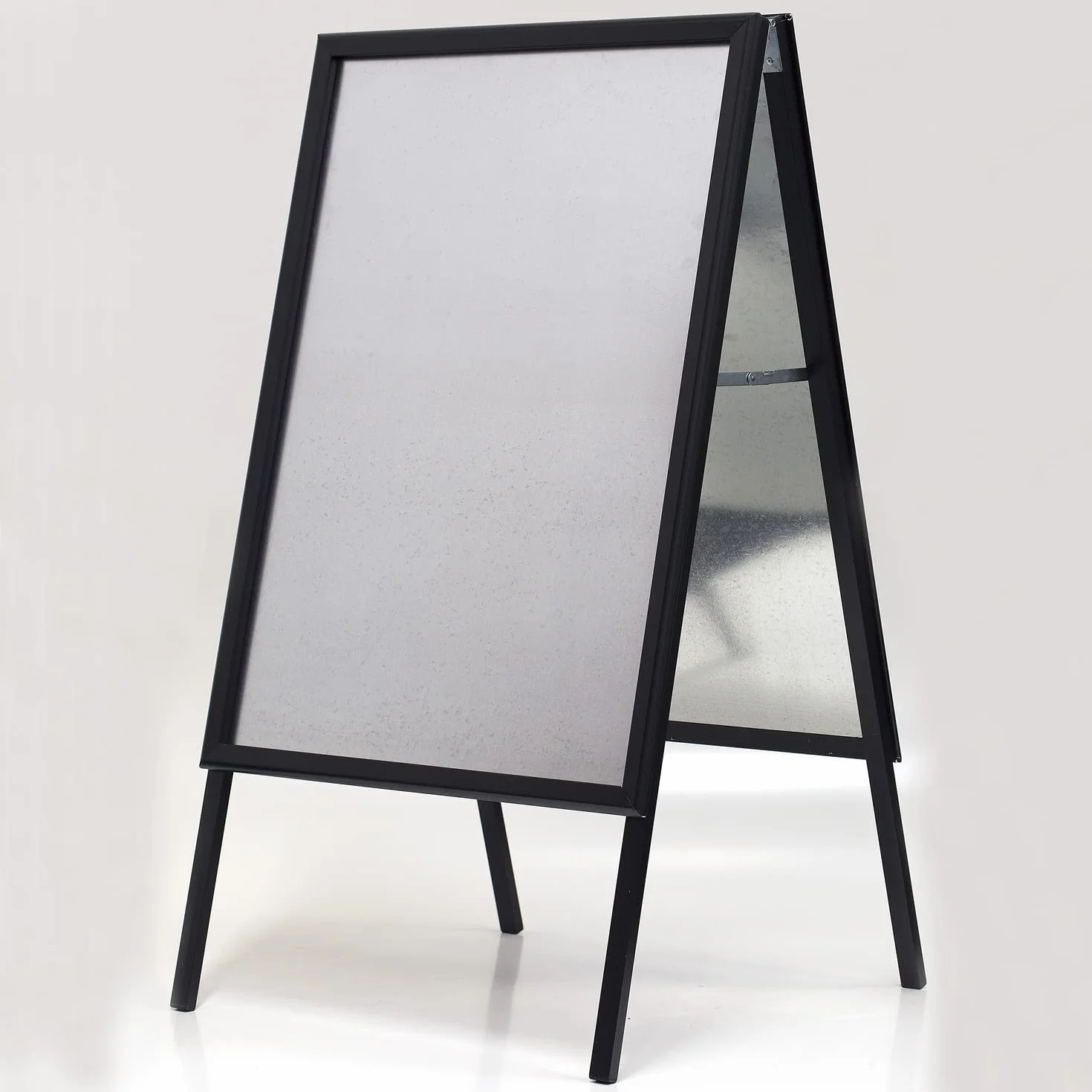Displaylager - Tope para clientes de color negro, de aluminio con inglete A1 | Soporte para carteles DIN A1 para 2 carteles | Resistente a la intemper.